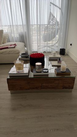 Solid Wood & Glass Coffee Table – Excellent Condition