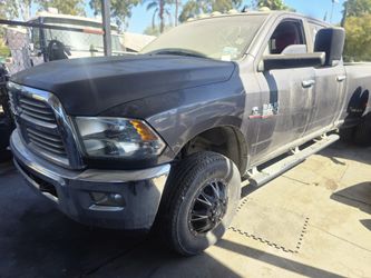*2014 Ram 3500 SLT