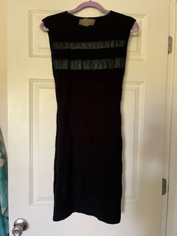 Black bodycon dress