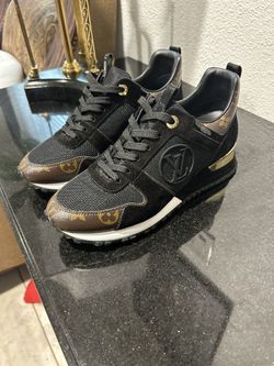 Beautiful Size 7 Louis Vuitton Run Away Sneakers