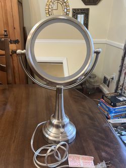 Makeup Mirror, Lighted, Double Sided