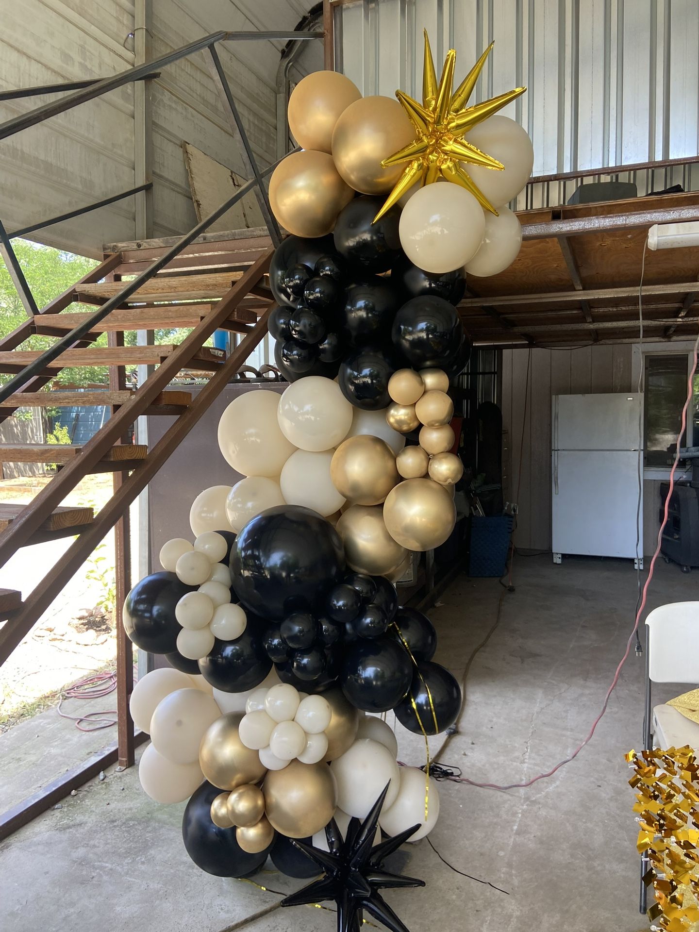 Free Balloons For Backdrop (set Of 2)