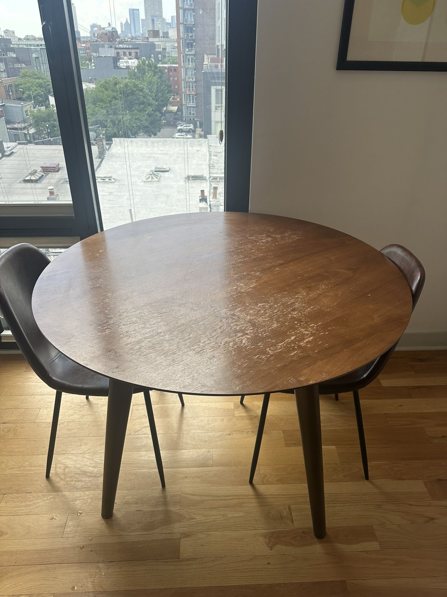 Mid-Century Modern Round Dining Table with 2 Chairs