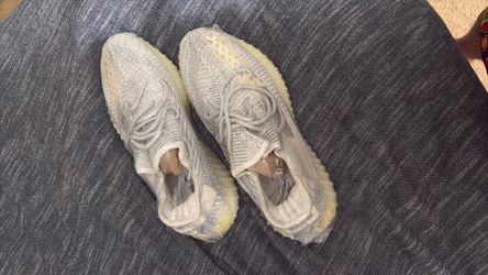 Yeezy Size 10 Black / White