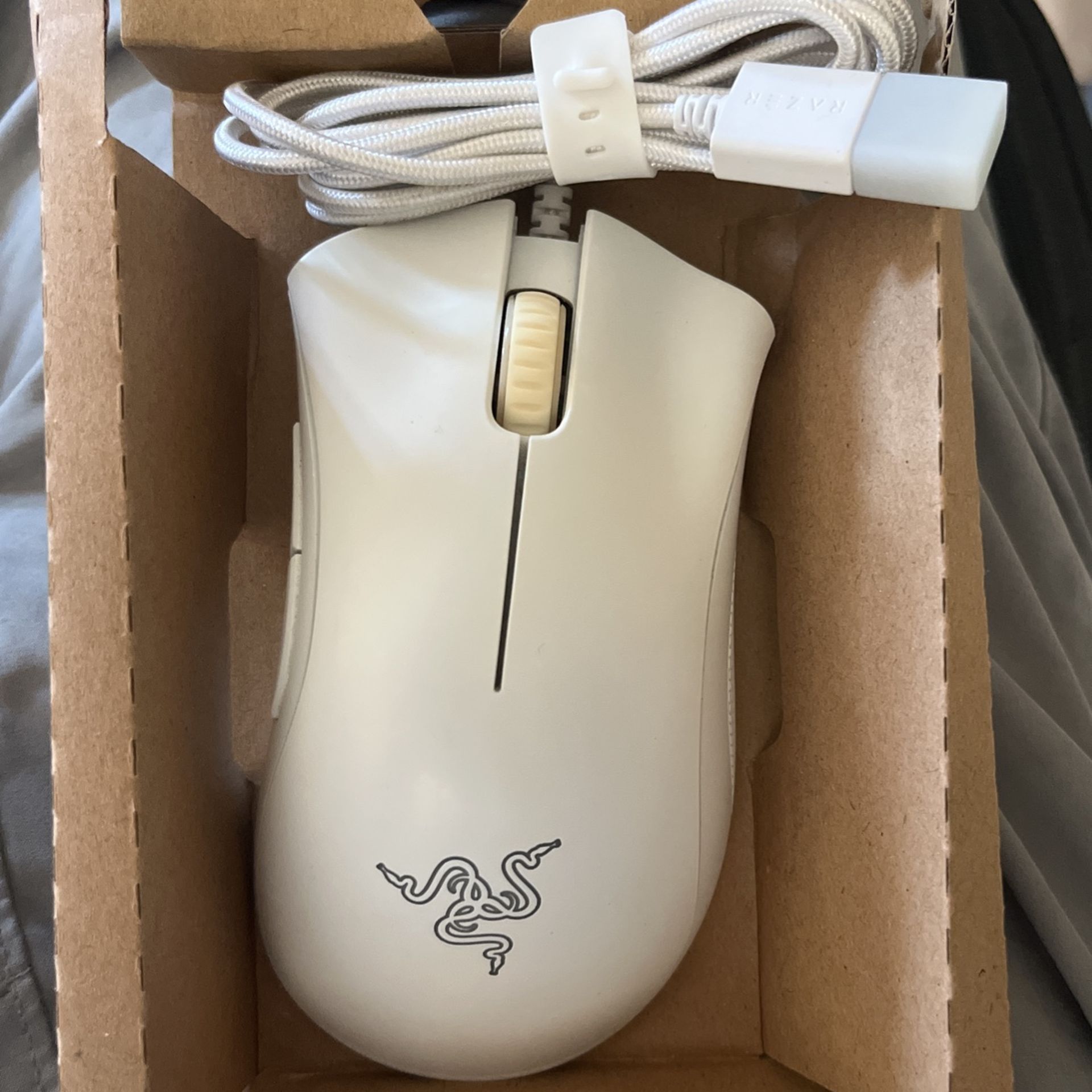 Razer Deathadder Essential Wired White Edition