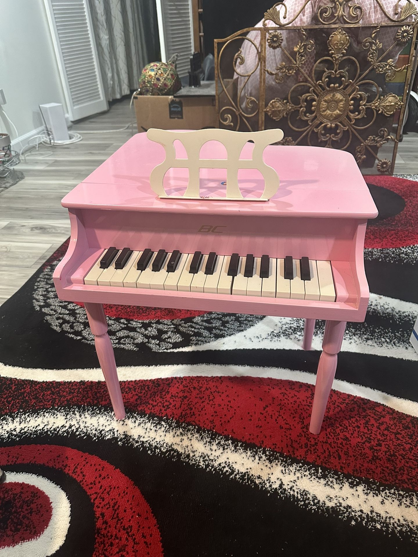 Kids mini grand piano