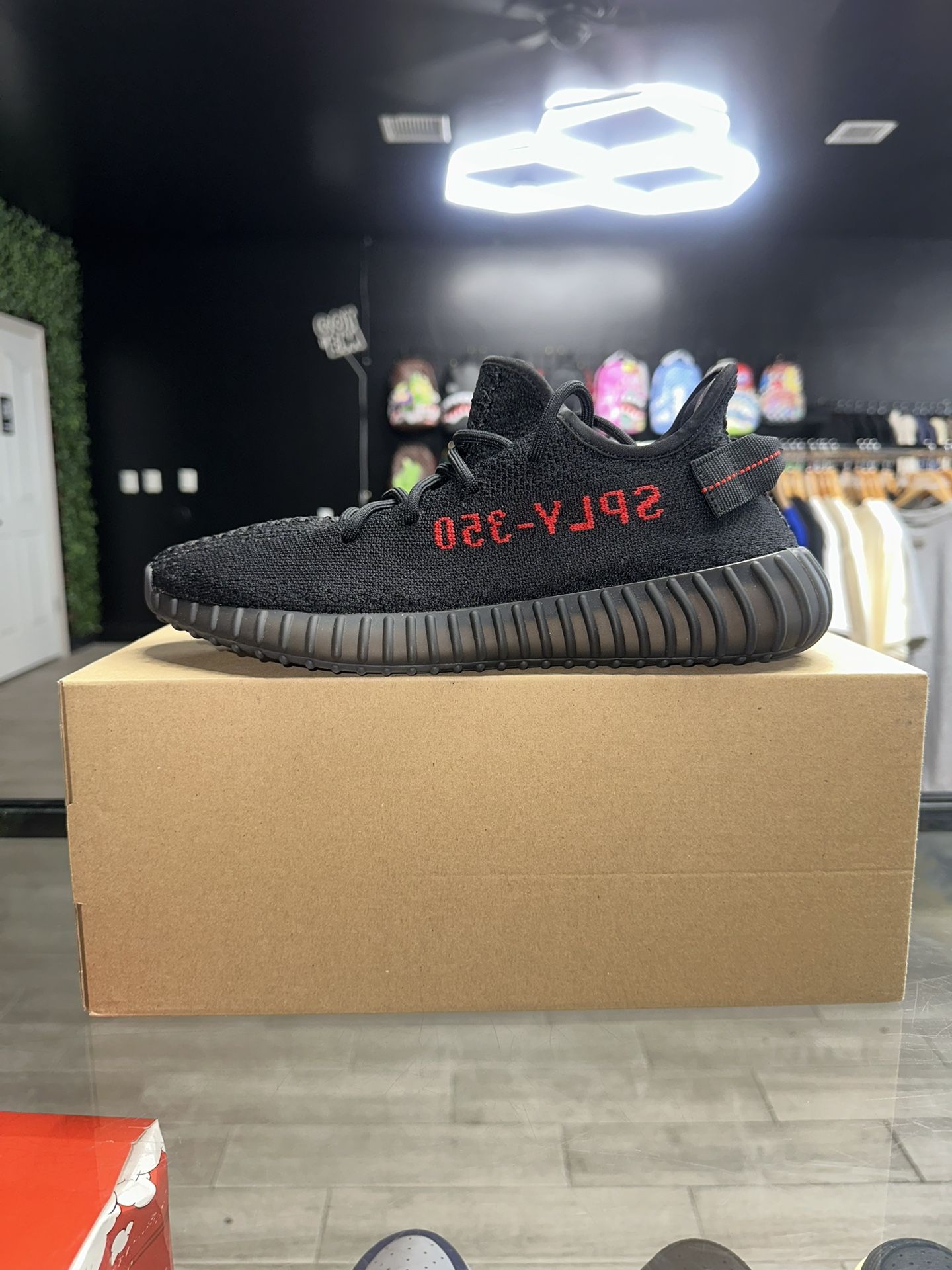 Yeezy Boost 350 V2 Bred Sz 9