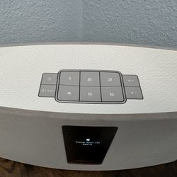 Bose Bluetooth Stereo with Remote in Good Condition 