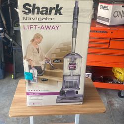Shark Navigator Lift Away