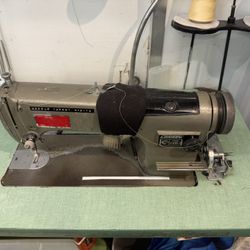 Consew 230R-1 Industrial Sewing Machine With Table