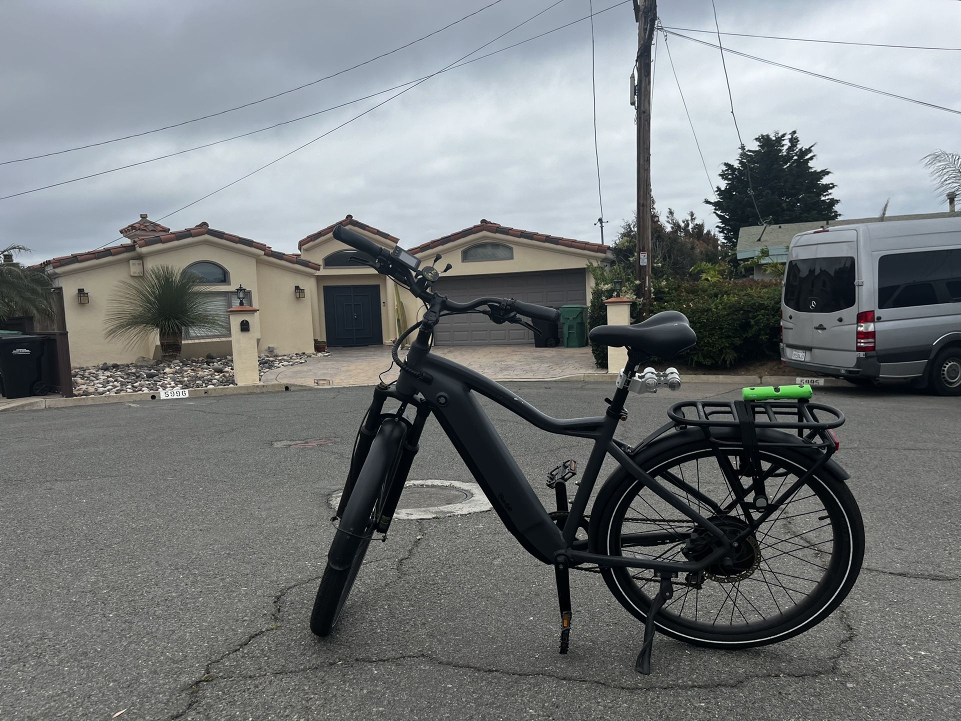 Ride1Up 700 Series E-Bike (surf rack included)