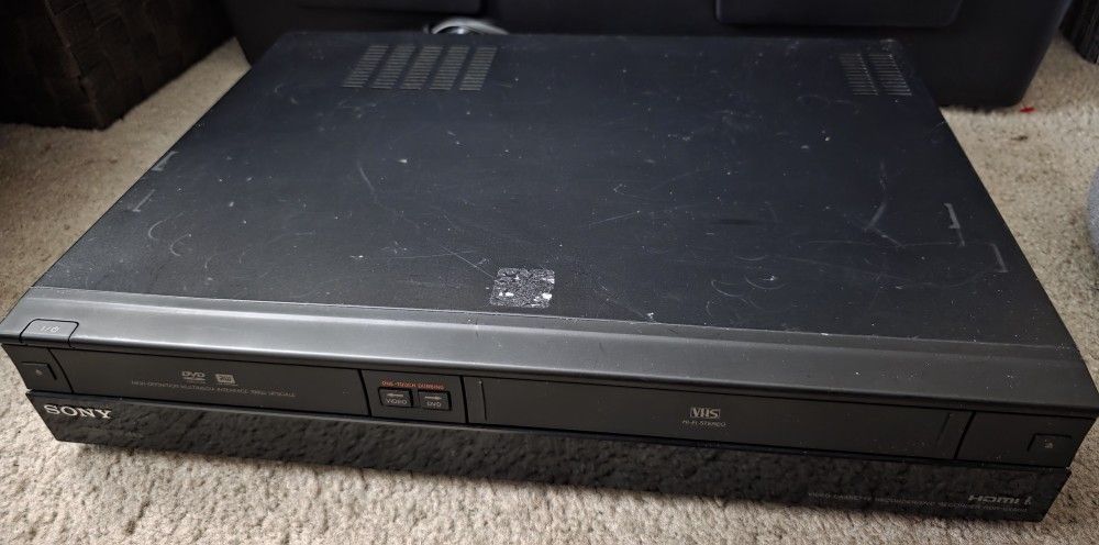 Sony VHS/DVD Combo Player