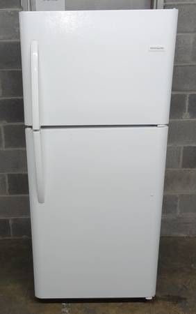 Frigidaire 30" Top Freezer Refrigerator W/ Ice Maker (20 cu. ft.) - White - FFTR2021TW2