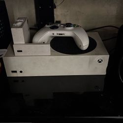 White Xbox Series S Digital 500GB