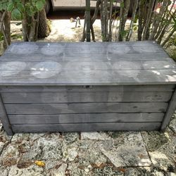 Outdoor Storage Box 