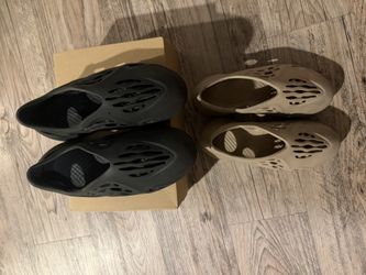 Yeezy foam/sneakers