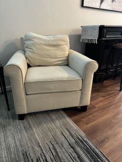 Pottery Barn Chair (Cameron)