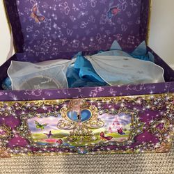 Princess dress up with treasure box 