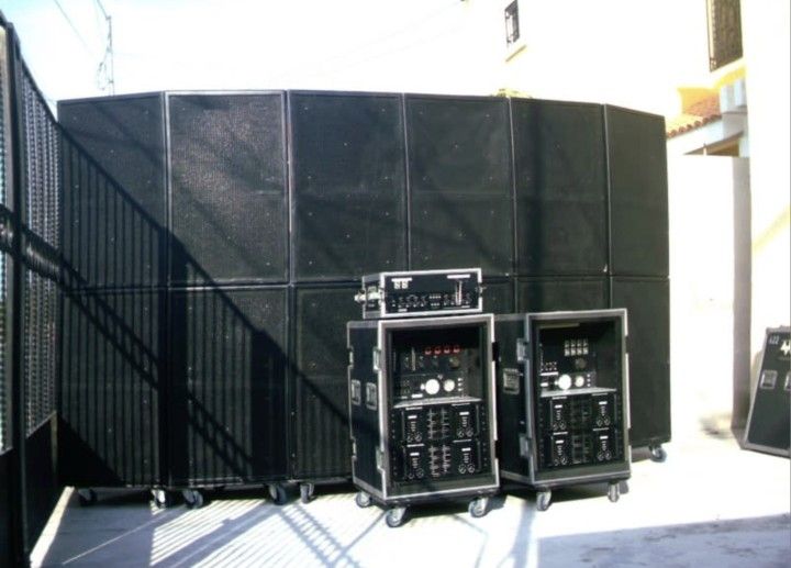Speaker system EAW 12 enclosures total