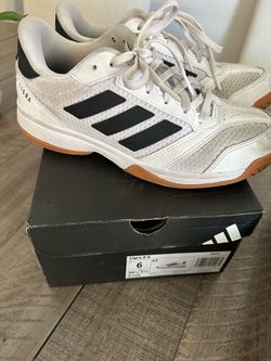 Adidas sneaker shoes
