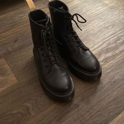 US 10 MENS doc marten boots