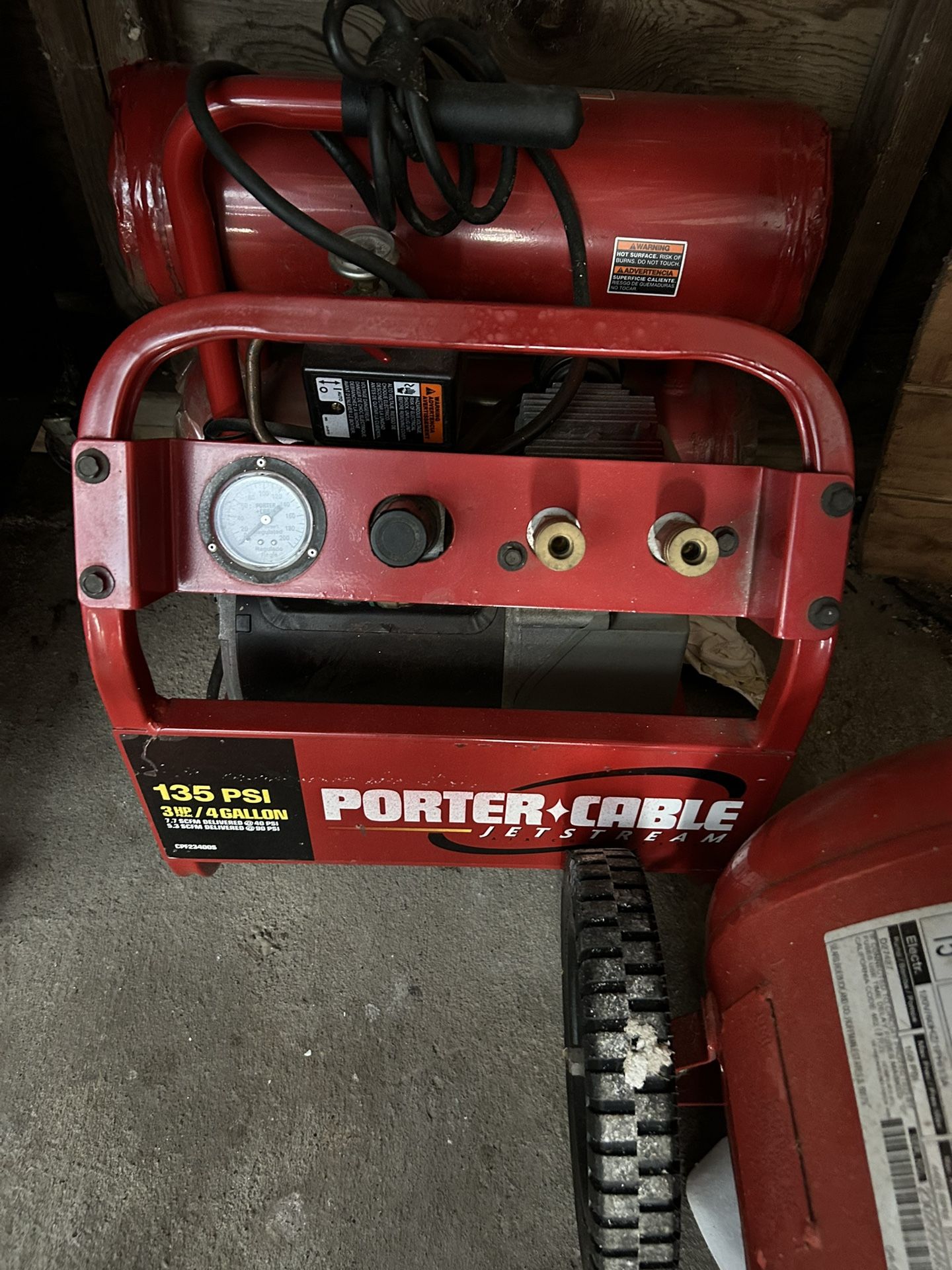 Porter Cable 135psi 4 Gallon Air Compressor 
