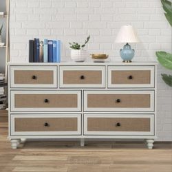 BEAUTIFUL 7 DRAWERS DRESSER IN ANTIQUE WHITE & RATTAN DETAILS 56X17X32.ROLLING DRAWERS NEW IN BOX