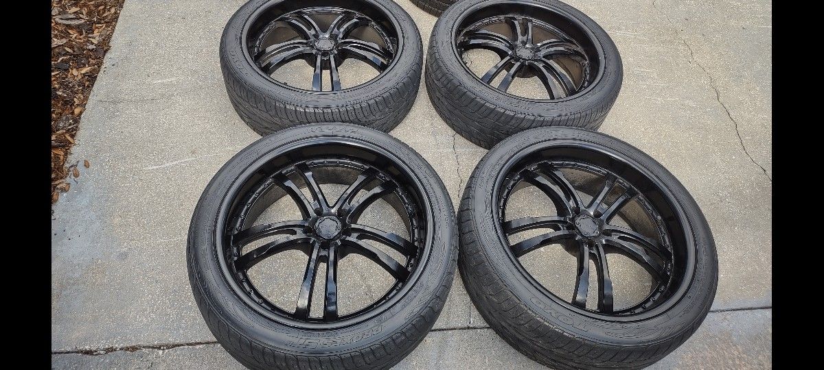 BOSS 337 22" Rims Wheels Tires 265/40/22 Set