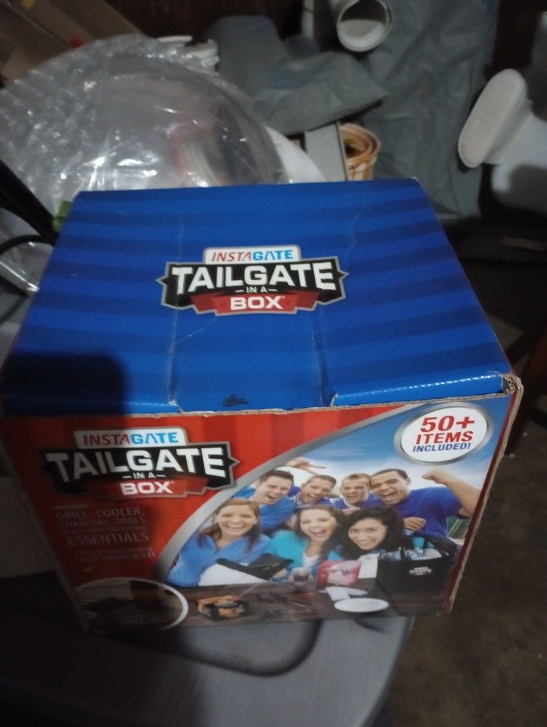 Tailgate Box