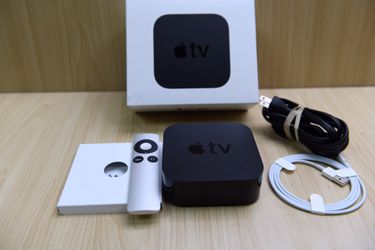Read first before you message me apple tv like new, what you see is what you get, price is firm $99