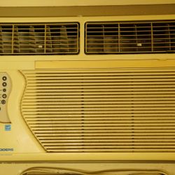 Fedders Window AC (12,000 BTU) Model: A6T12F2A with 2 Remotes - Used & Good Condition- $79 OBO - Pick up in North Hollywood today!