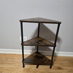 Corner table