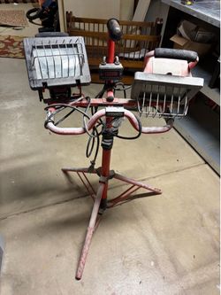 Work light on tripod stand
