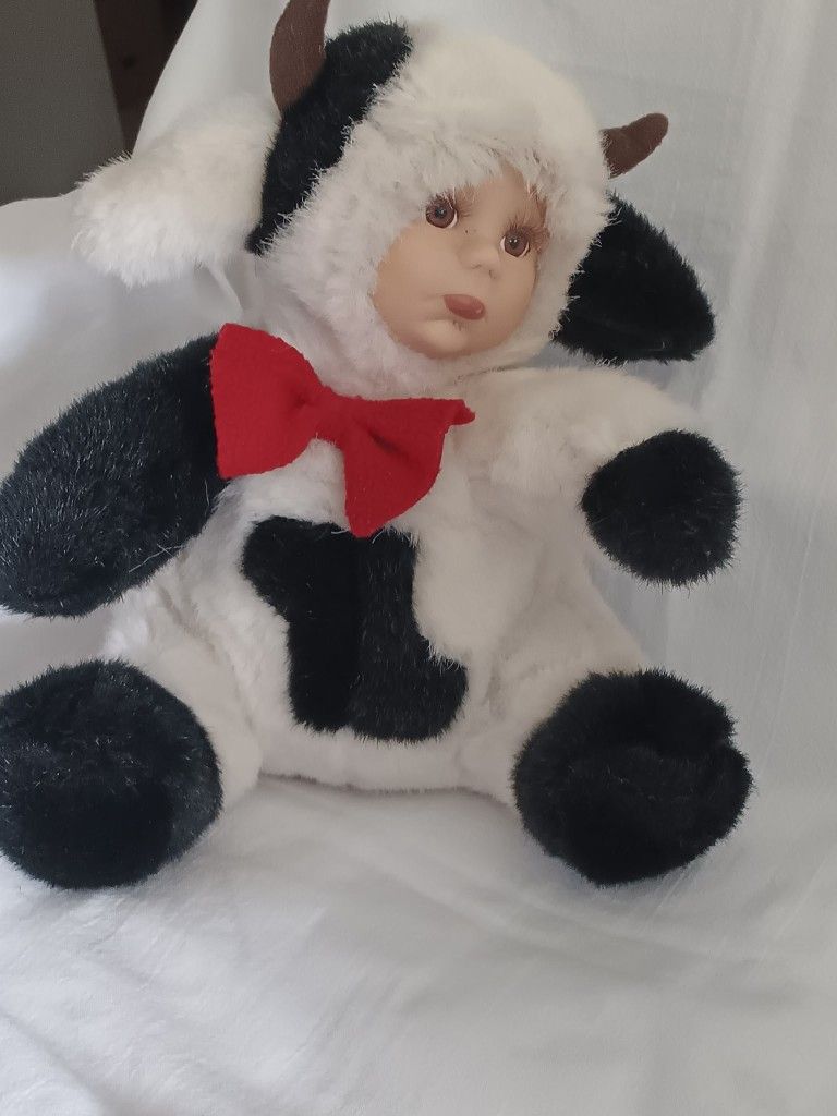 Geppeddo Cuddle Kids Clarice Cow Baby Doll Porcelain Face Plush 
