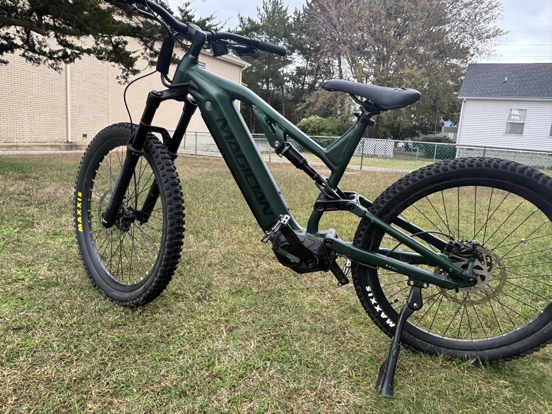 High performance E-Mountain Bike (E-MTB)