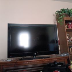 42 Inch W Tv