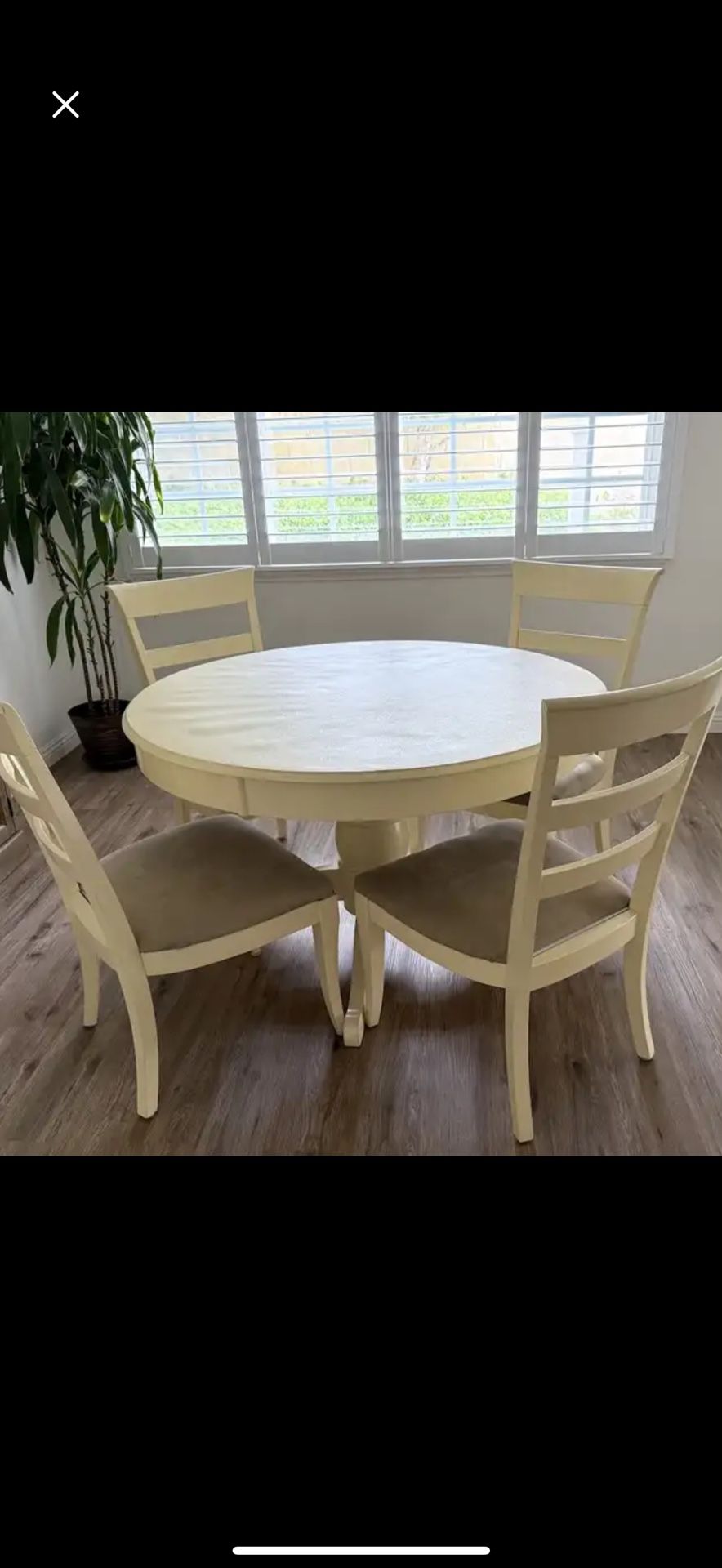 Round Table with 4 Chairs