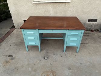 Delivery Available / Vintage Oak desk