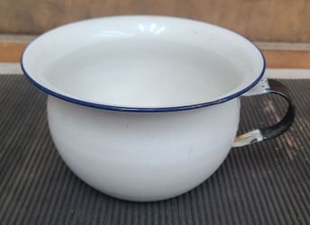 Vintage Enamel Chamber Pot With Handle