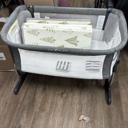 Free Bassinet 