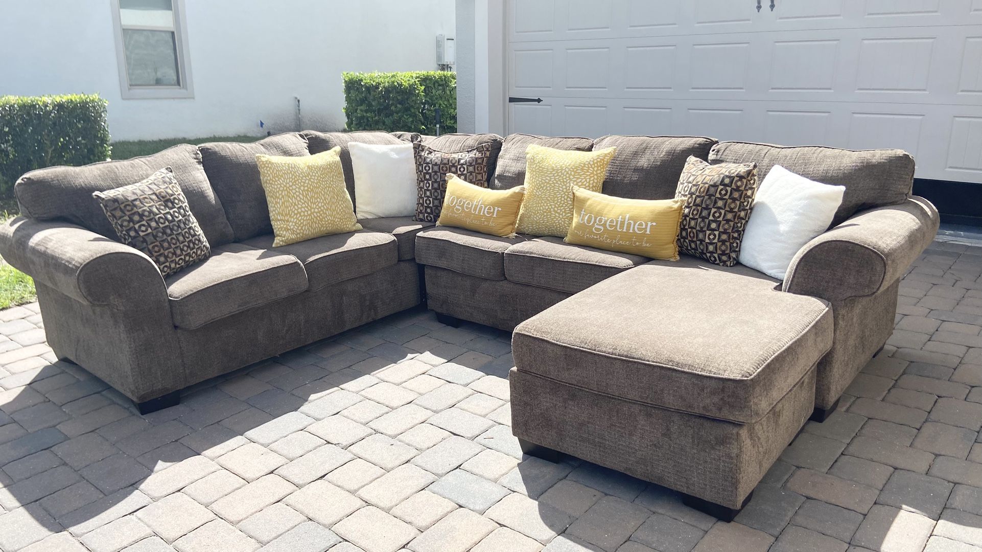 Beautiful U Shape Sectional sofa 