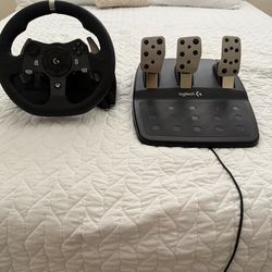 Logitech G920 Driving Force Steering Wheel for Xbox One / PC