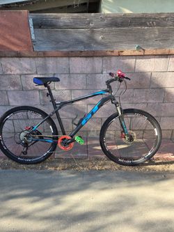 Gt Aggressor 27.5 size large upgraded