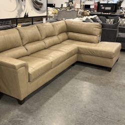 Last One - Sofa With Chaise