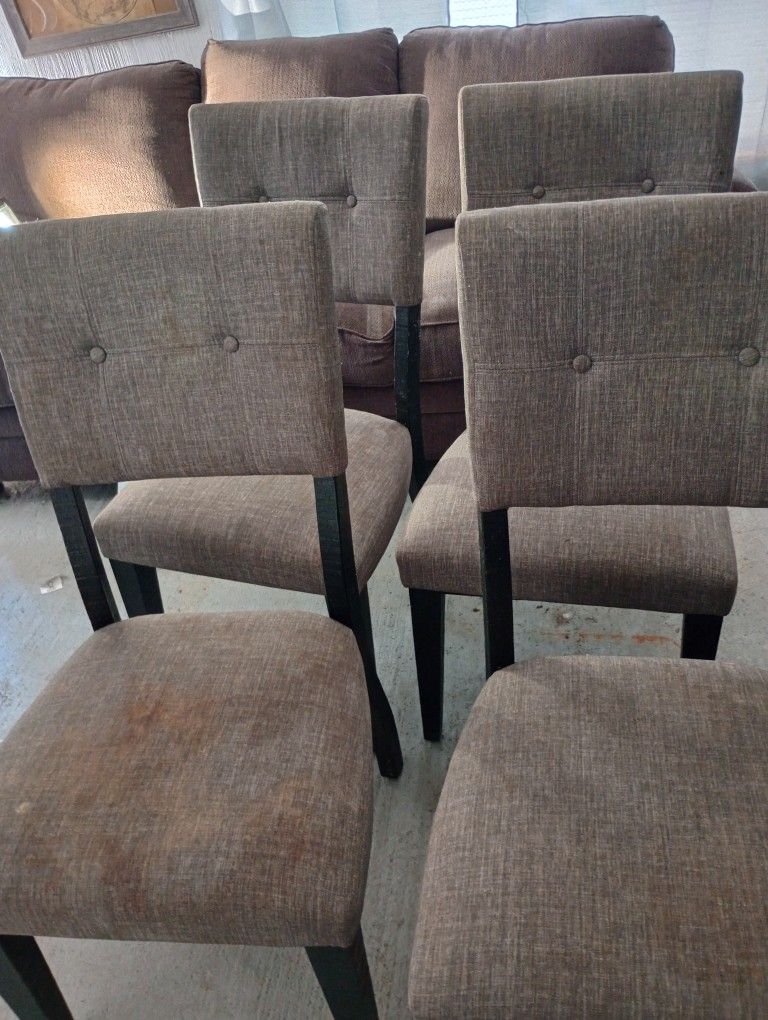 Dining Table and 4 Chairs 