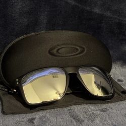 Oakley Holbrook Sunglasses New In Box