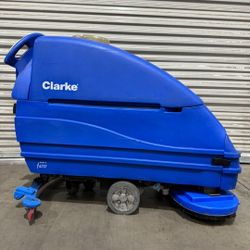 CLARKE ENCORE L2426 FLOOR SCRUBBER SELF PROPELLED