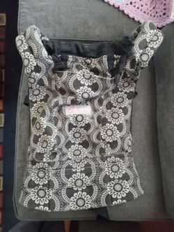 Petunia pickle bottom soft structured baby carrier
