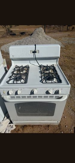 GE White Gas Range Stove