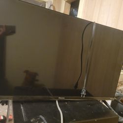 28' Hisense Roku TV Smart